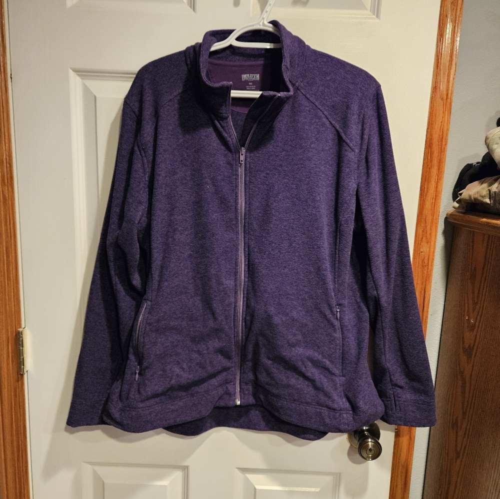 DT zip up sweater